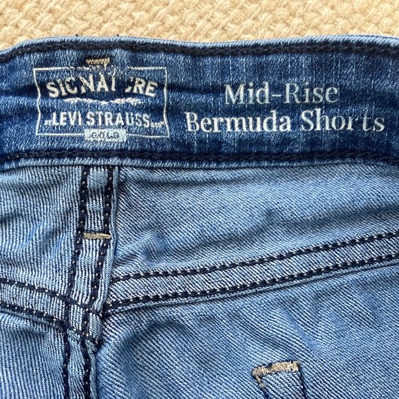Levi's  Strauss Signature  Cuffed Whiskering  Mid Rise Jean  Bermuda Shorts 14 - Picture 7 of 8